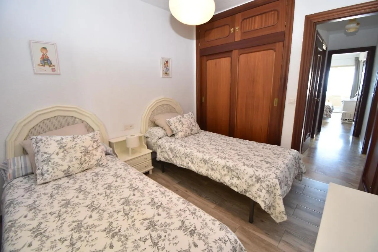 Apartamento vistas al mar y piscina Fuengirola