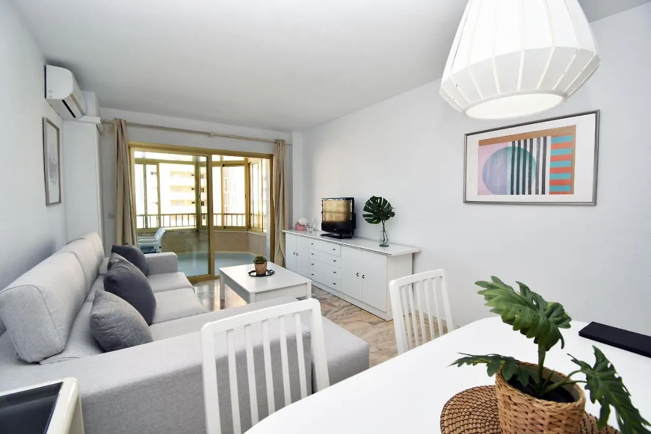 Apartamento vistas al mar y piscina Fuengirola